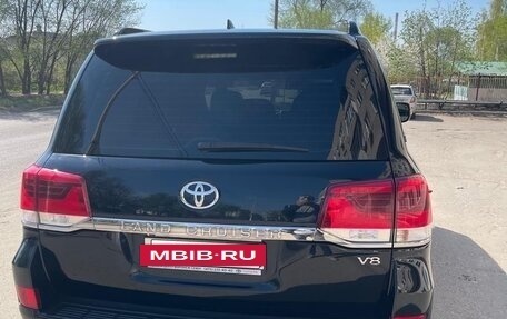 Toyota Land Cruiser 200, 2017 год, 7 750 000 рублей, 4 фотография