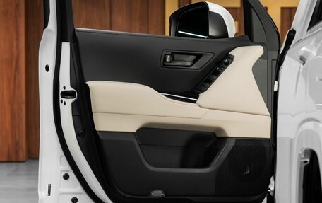 Toyota Land Cruiser, 2022 год, 13 685 000 рублей, 9 фотография