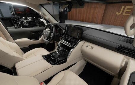 Toyota Land Cruiser, 2022 год, 13 685 000 рублей, 21 фотография