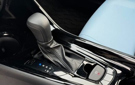 Toyota C-HR I рестайлинг, 2021 год, 1 590 100 рублей, 11 фотография
