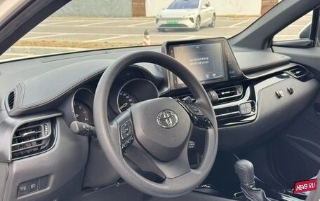 Toyota C-HR I рестайлинг, 2021 год, 1 590 100 рублей, 5 фотография