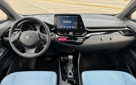 Toyota C-HR I рестайлинг, 2021 год, 1 590 100 рублей, 10 фотография