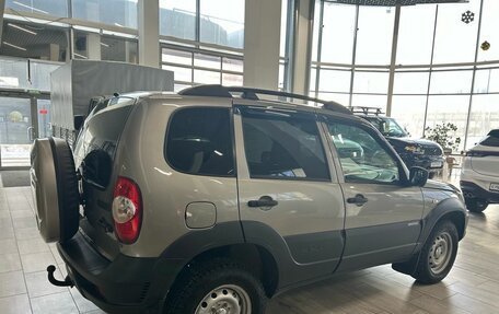 Chevrolet Niva I рестайлинг, 2018 год, 660 000 рублей, 5 фотография