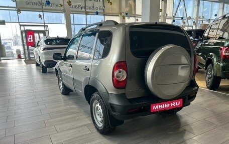 Chevrolet Niva I рестайлинг, 2018 год, 660 000 рублей, 4 фотография