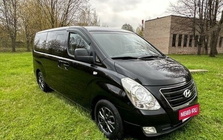 Hyundai Grand Starex Grand Starex I рестайлинг 2, 2017 год, 2 950 000 рублей, 3 фотография