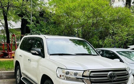 Toyota Land Cruiser 200, 2016 год, 6 900 000 рублей, 2 фотография