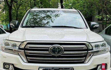 Toyota Land Cruiser 200, 2016 год, 6 900 000 рублей, 3 фотография