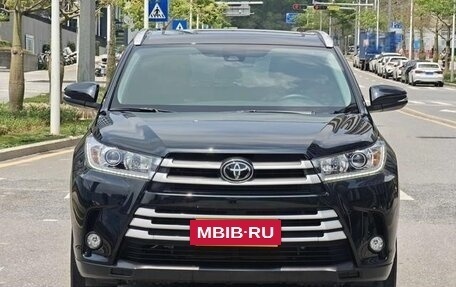 Toyota Highlander III, 2021 год, 2 500 900 рублей, 2 фотография