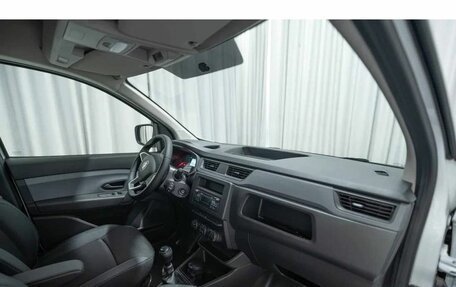 Renault Express, 2024 год, 3 000 000 рублей, 8 фотография