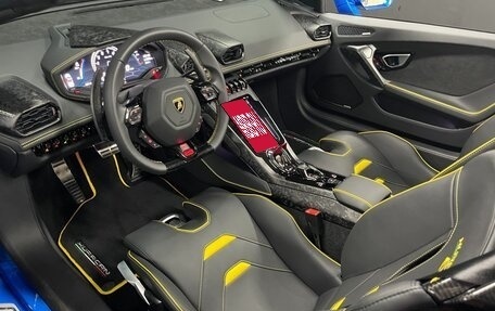 Lamborghini Huracán, 2022 год, 27 200 000 рублей, 6 фотография