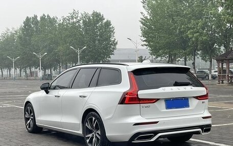 Volvo V60 II, 2021 год, 2 830 600 рублей, 3 фотография