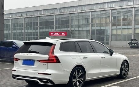 Volvo V60 II, 2021 год, 2 830 600 рублей, 4 фотография