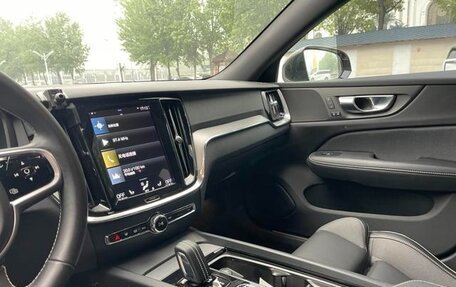 Volvo V60 II, 2021 год, 2 830 600 рублей, 9 фотография