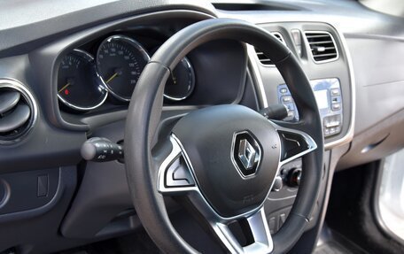 Renault Logan II, 2020 год, 995 000 рублей, 18 фотография