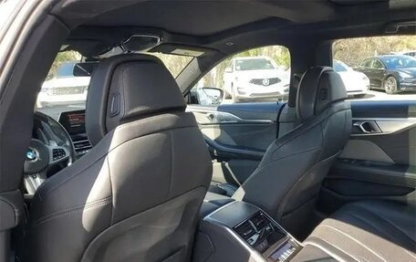 BMW 8 серия, 2022 год, 6 300 000 рублей, 19 фотография