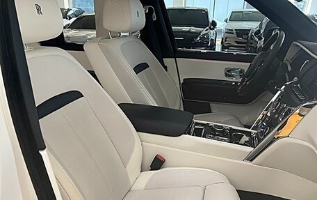 Rolls-Royce Cullinan, 2022 год, 29 685 000 рублей, 14 фотография