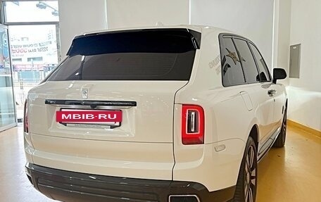 Rolls-Royce Cullinan, 2022 год, 29 685 000 рублей, 2 фотография