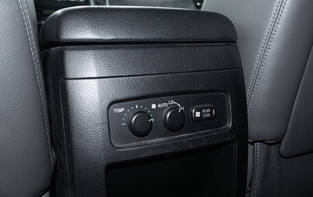 Toyota Land Cruiser Prado 120 рестайлинг, 2008 год, 1 780 000 рублей, 28 фотография