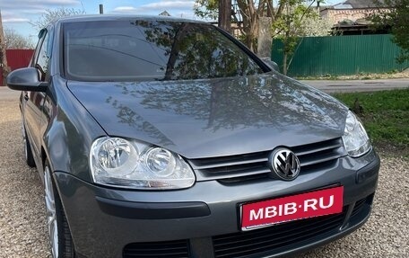 Volkswagen Golf V, 2004 год, 700 000 рублей, 1 фотография