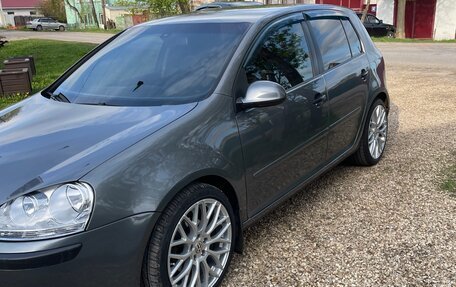 Volkswagen Golf V, 2004 год, 700 000 рублей, 2 фотография