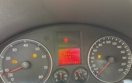 Volkswagen Golf V, 2004 год, 700 000 рублей, 15 фотография