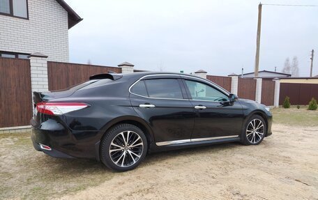 Toyota Camry, 2018 год, 2 650 000 рублей, 4 фотография