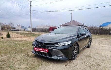 Toyota Camry, 2018 год, 2 650 000 рублей, 6 фотография