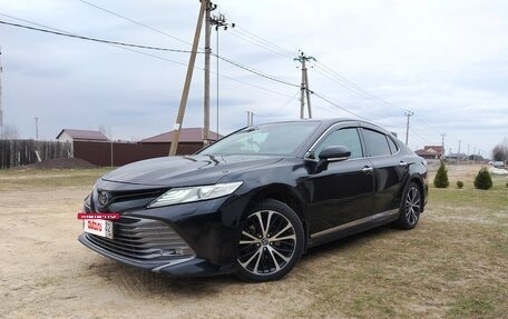 Toyota Camry, 2018 год, 2 650 000 рублей, 10 фотография