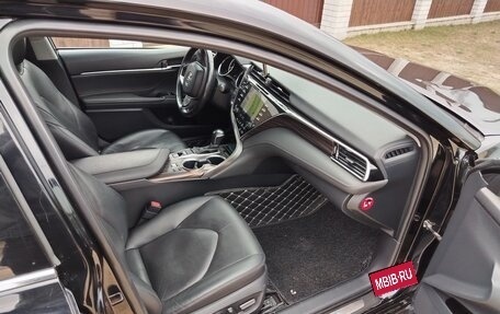 Toyota Camry, 2018 год, 2 650 000 рублей, 13 фотография