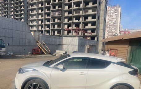 Toyota C-HR I рестайлинг, 2017 год, 1 920 000 рублей, 2 фотография