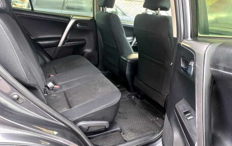 Toyota RAV4, 2015 год, 2 200 000 рублей, 14 фотография