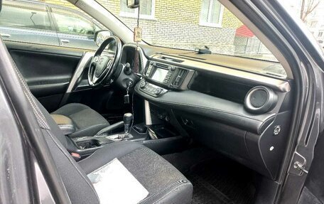 Toyota RAV4, 2015 год, 2 200 000 рублей, 13 фотография