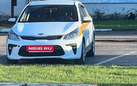 KIA Rio IV, 2018 год, 850 000 рублей, 9 фотография