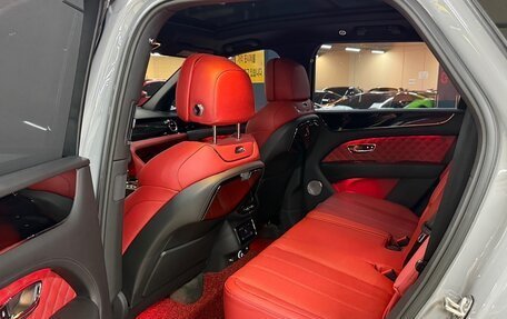 Bentley Bentayga I, 2022 год, 19 200 000 рублей, 20 фотография