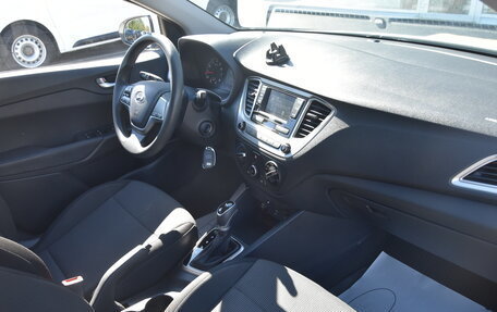 Hyundai Solaris II рестайлинг, 2021 год, 1 700 000 рублей, 19 фотография