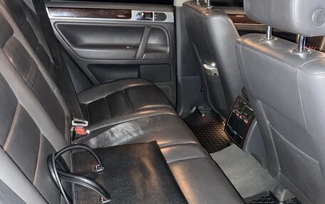 Volkswagen Touareg III, 2005 год, 890 000 рублей, 10 фотография