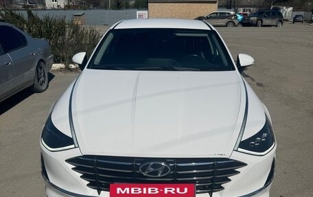 Hyundai Sonata VIII, 2019 год, 2 200 000 рублей, 2 фотография