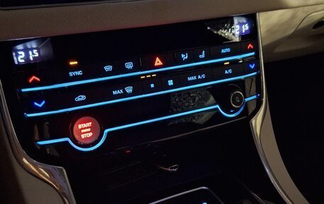 Jaguar XF II, 2017 год, 2 220 000 рублей, 17 фотография