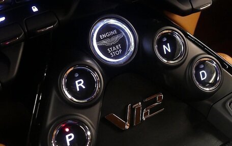 Aston Martin V12 Vantage, 2022 год, 30 730 000 рублей, 8 фотография