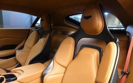 Aston Martin V12 Vantage, 2022 год, 30 730 000 рублей, 11 фотография