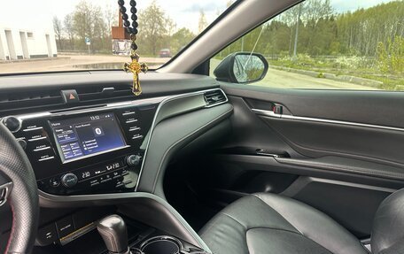 Toyota Camry, 2020 год, 3 000 000 рублей, 19 фотография