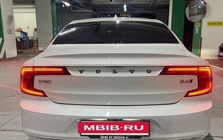 Volvo S90 II рестайлинг, 2022 год, 3 479 000 рублей, 2 фотография