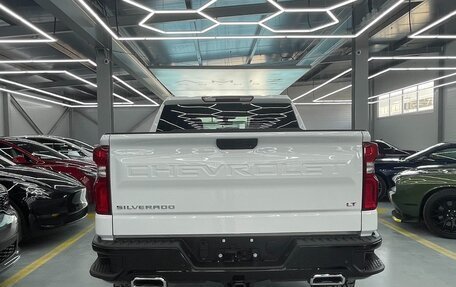 Chevrolet Silverado, 2021 год, 6 950 000 рублей, 5 фотография