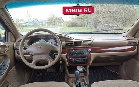Dodge Stratus II, 2002 год, 245 000 рублей, 10 фотография