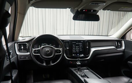 Volvo XC60 II, 2018 год, 3 250 000 рублей, 6 фотография