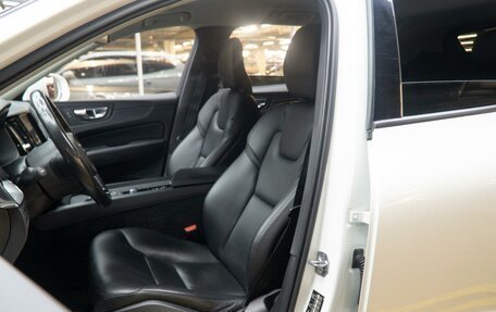 Volvo XC60 II, 2018 год, 3 250 000 рублей, 10 фотография