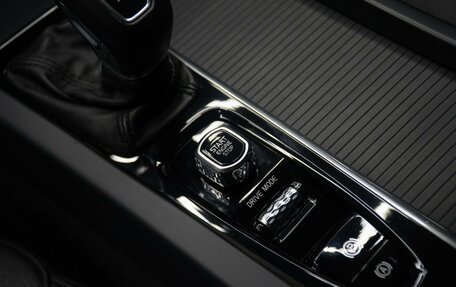 Volvo XC60 II, 2018 год, 3 250 000 рублей, 25 фотография