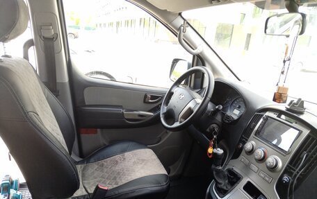 Hyundai H-1 II рестайлинг, 2011 год, 1 600 000 рублей, 9 фотография