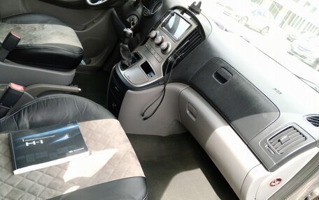 Hyundai H-1 II рестайлинг, 2011 год, 1 600 000 рублей, 20 фотография
