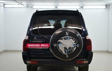 Mitsubishi Pajero III рестайлинг, 2005 год, 929 000 рублей, 3 фотография